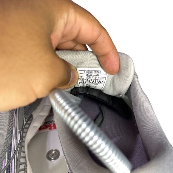 Brooks Adrenaline GTS 19 Women's Size 7.5 US Gray Running Shoes 1202841B060 - Picture 4 of 9